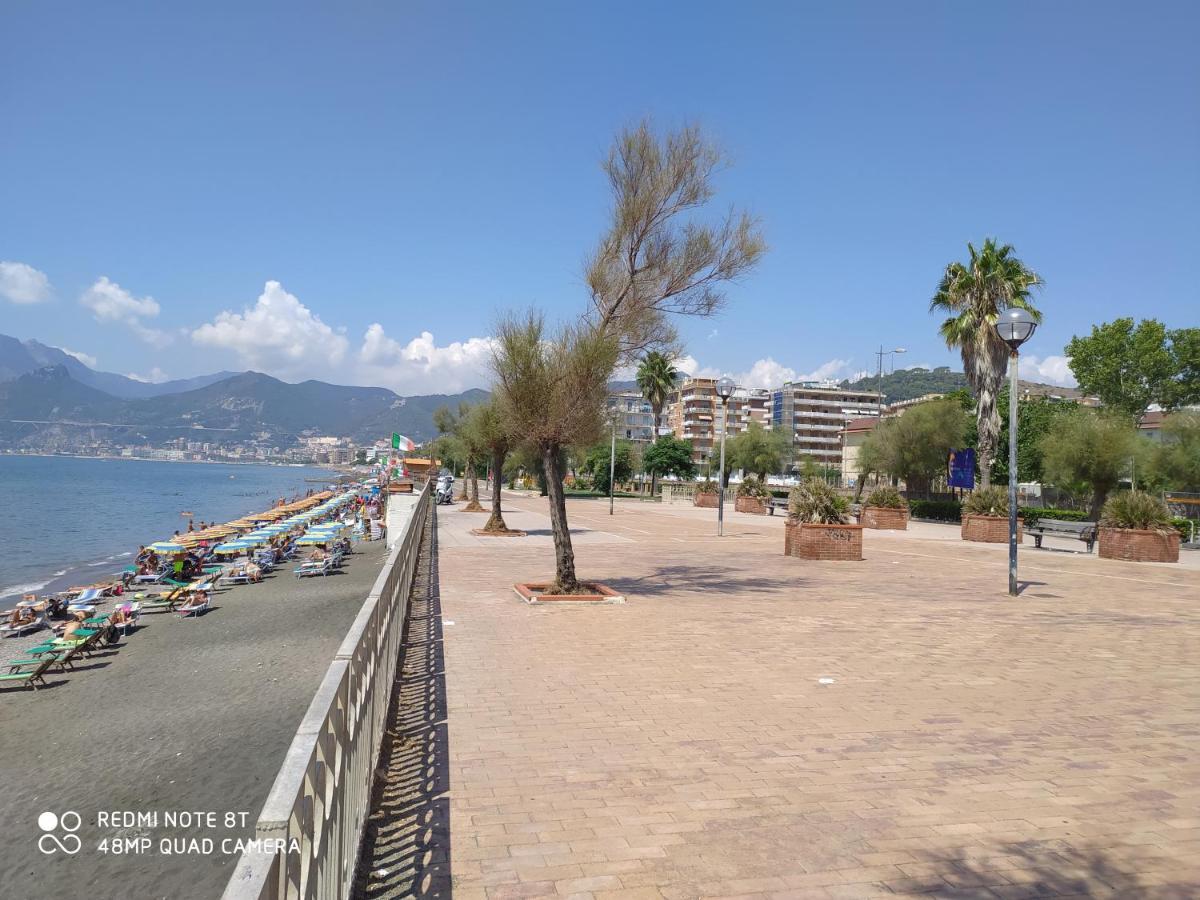 Holiday Home Casa Vacanze Salerno Exteriör bild
